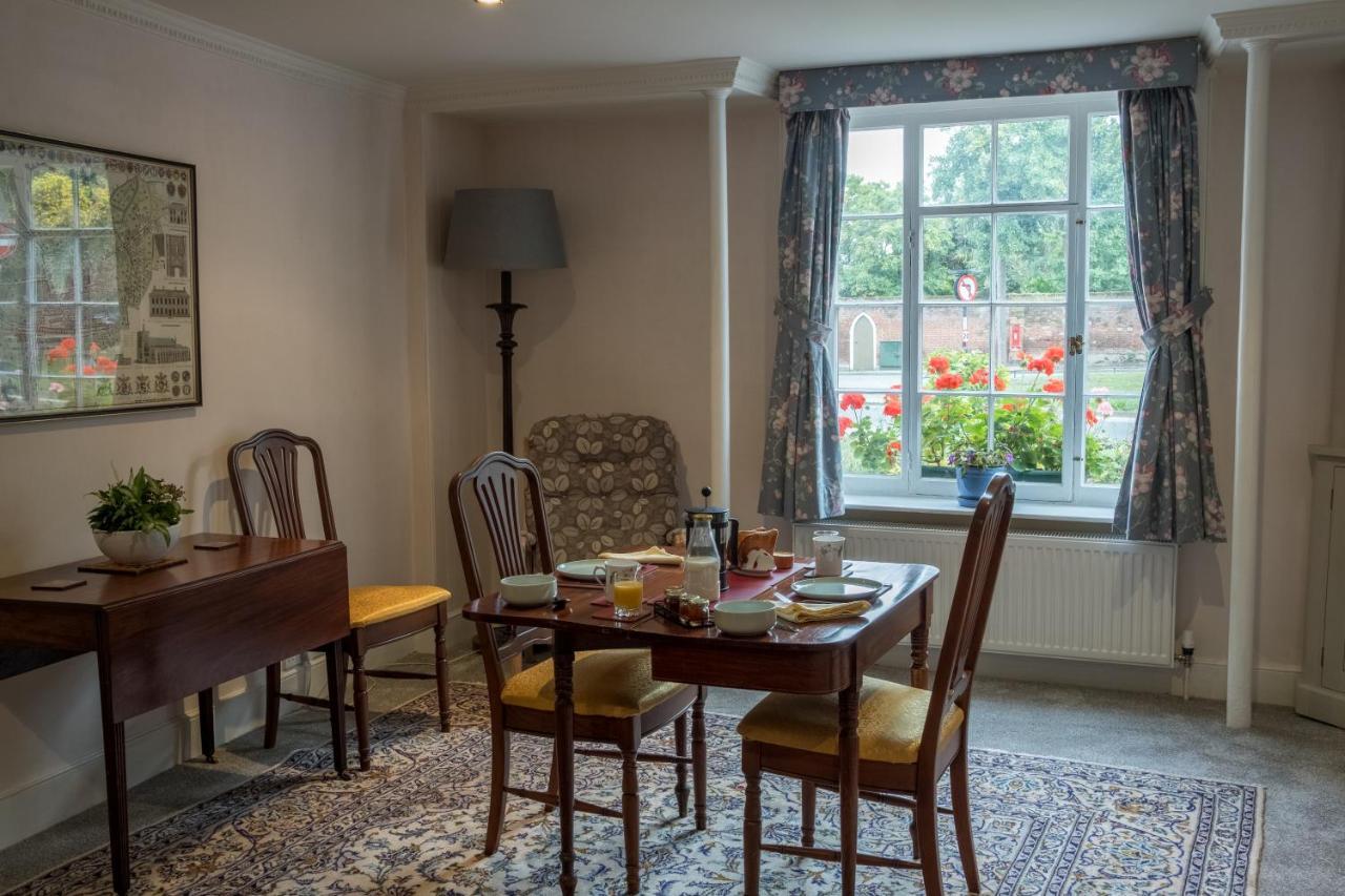 St Mary'S Bed & Breakfast Bury St. Edmunds Bagian luar foto